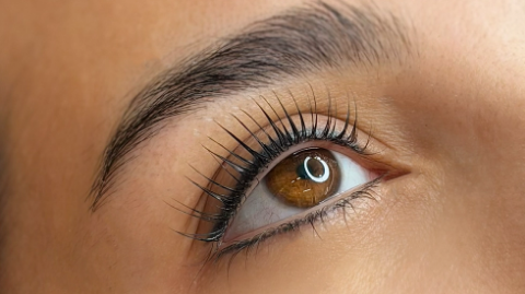 ترندترین تکنیک لیفت مژه؛ لیفت کره‌ای  (Korean Lash Lift)